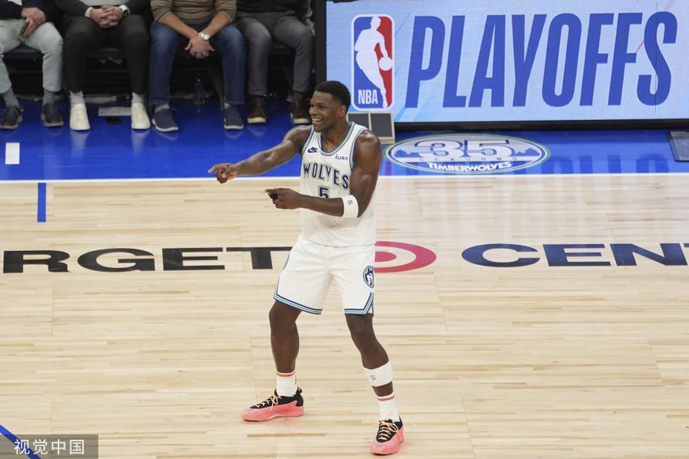 以篮板拼抢 以篮板拼抢