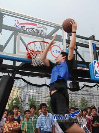 赛场外同样 赛场外同样