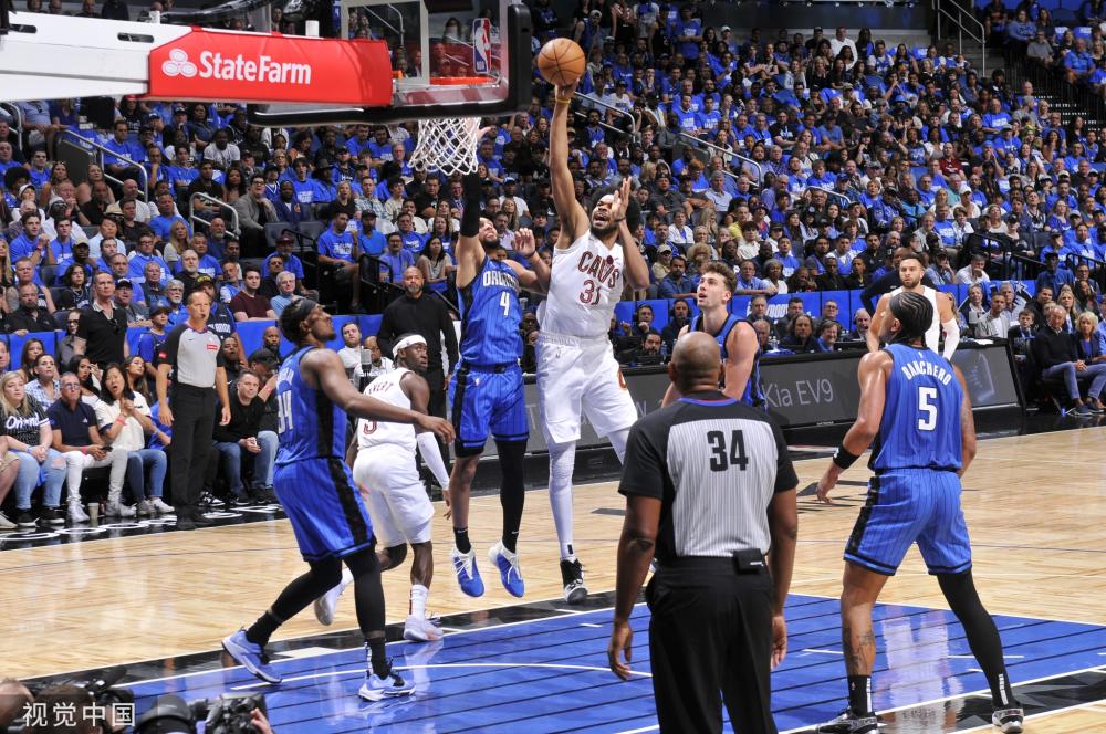 者在社交媒 者在社交媒