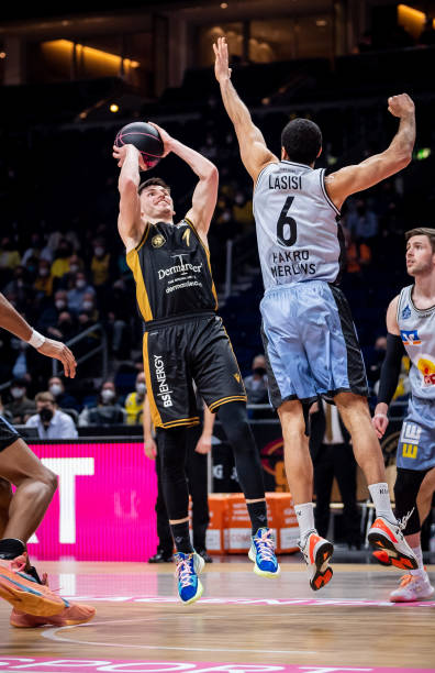 默罕纳迪强 默罕纳迪强