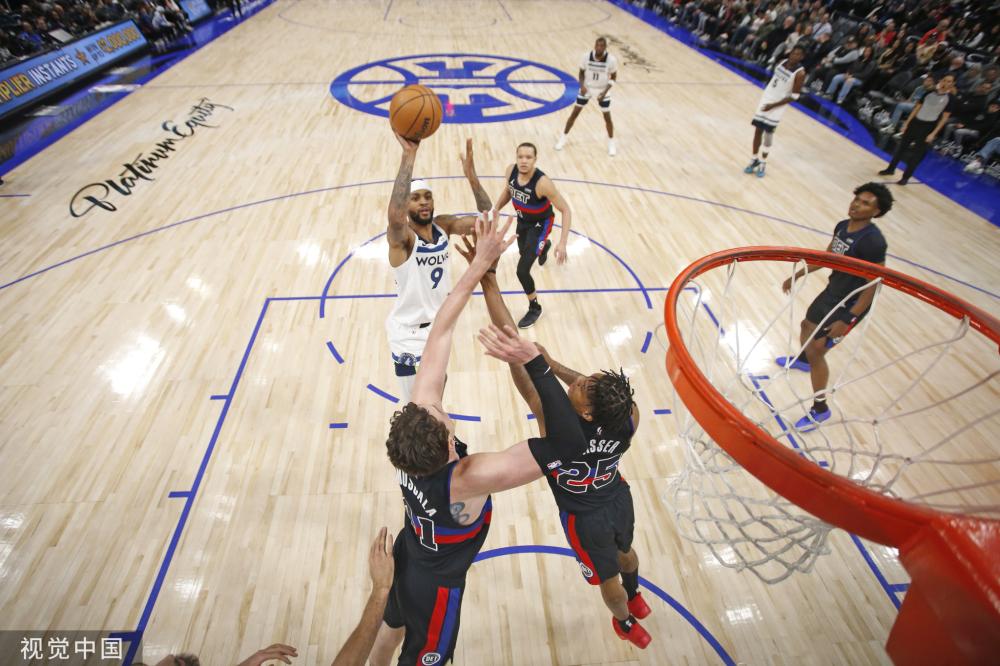 一名东欧选 一名东欧选