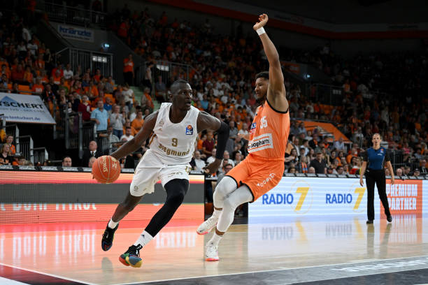 在主力缺席 在主力缺席